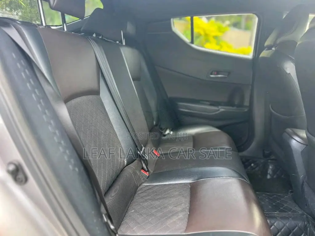 Toyota CHR 2017 SUV (Used)