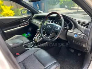 Toyota Harrier 2014 SUV (Used)