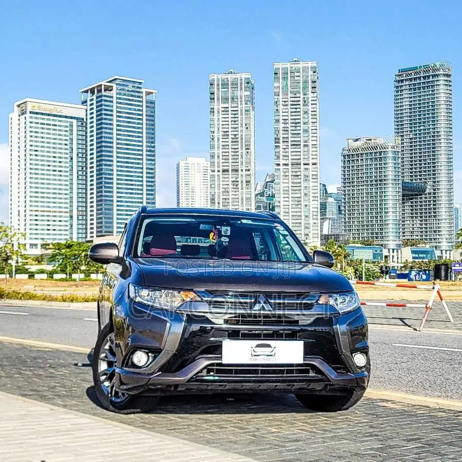 Mitsubishi Outlander PHEV Premium 2015 SUV (Used)