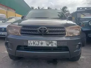 Toyota Fortuner 2010 SUV (Used)
