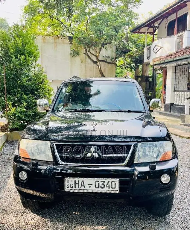Mitsubishi Montero 2002 SUV (Used)