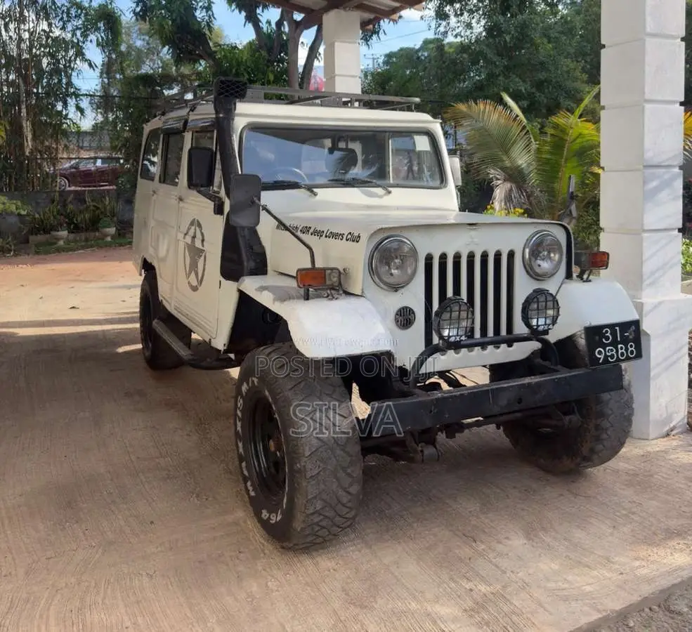 Mitsubishi 4DR5 1964 SUV (Used)