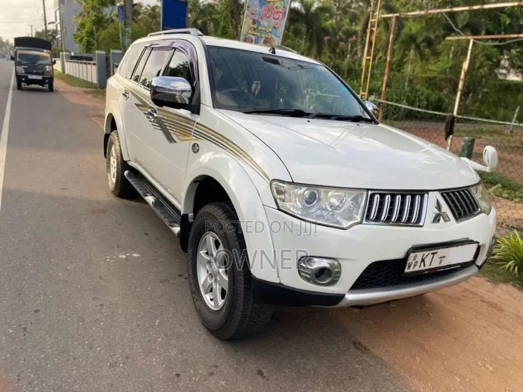 Mitsubishi Montero 2012 SUV (Used)