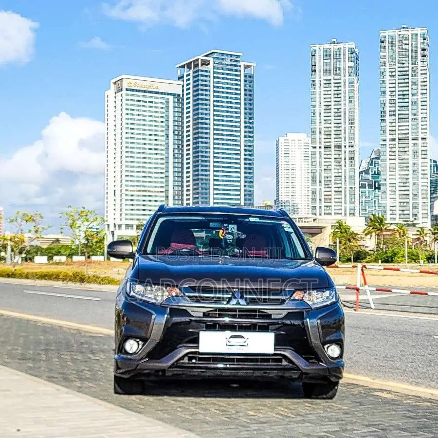 Mitsubishi Outlander PHEV Premium 2015 SUV (Used)