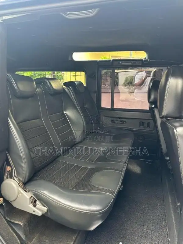 Land-Rover Defender 2011 SUV (Used)