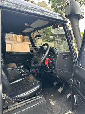 Land-Rover Defender 2011 SUV (Used)