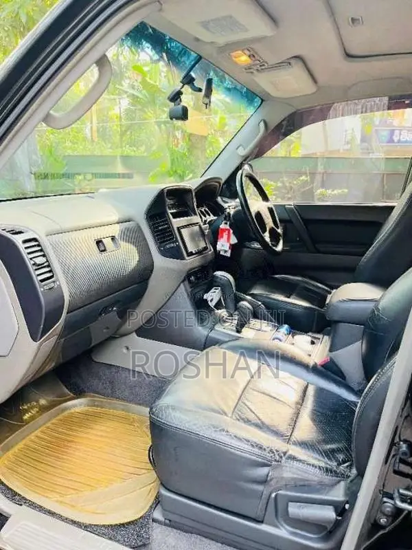 Mitsubishi Montero 2002 SUV (Used)