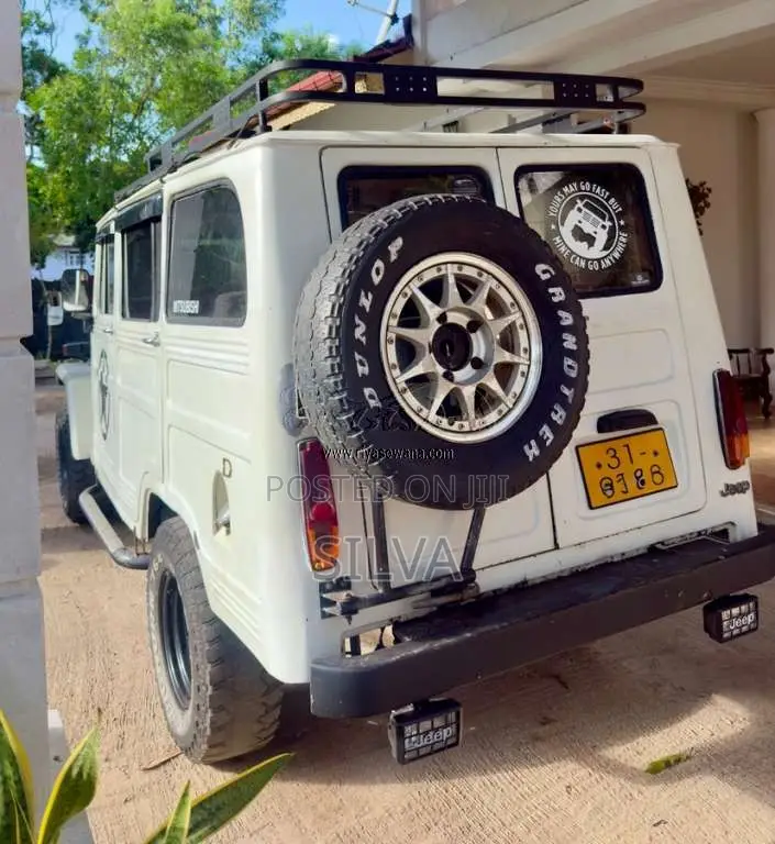 Mitsubishi 4DR5 1964 SUV (Used)