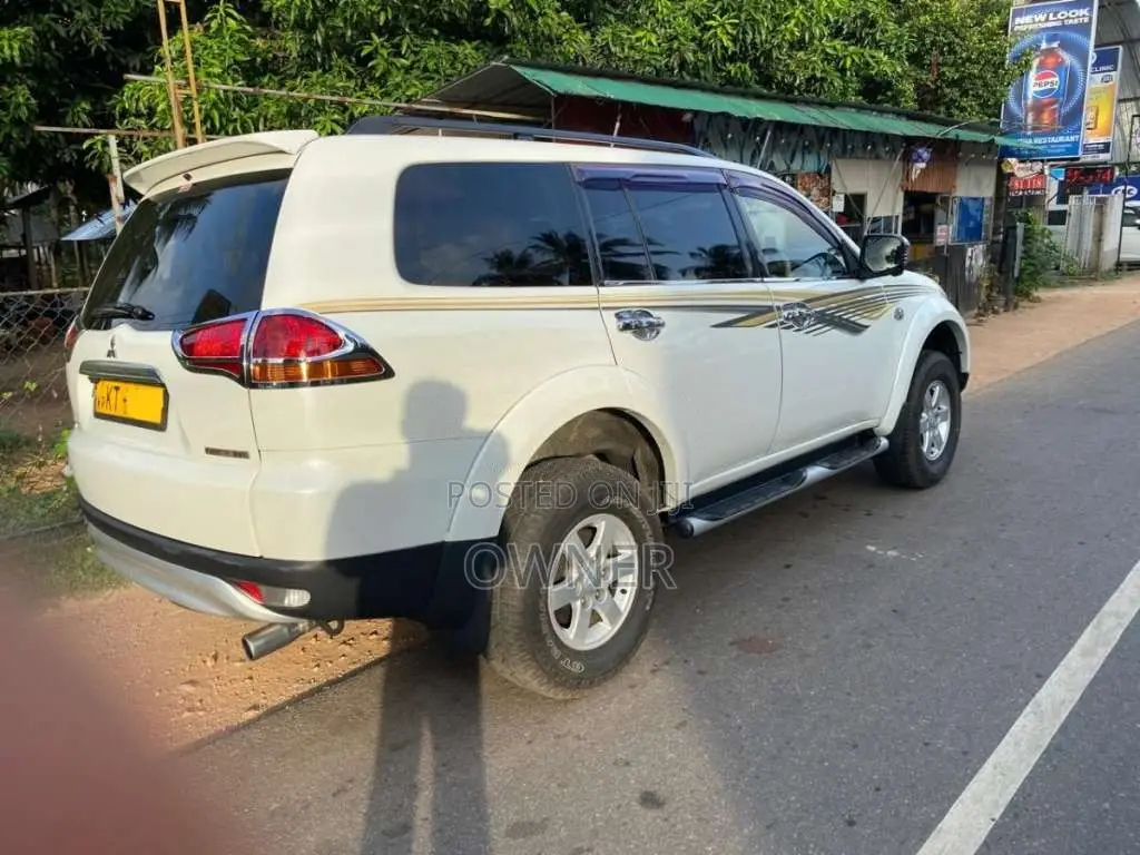 Mitsubishi Montero 2012 SUV (Used)