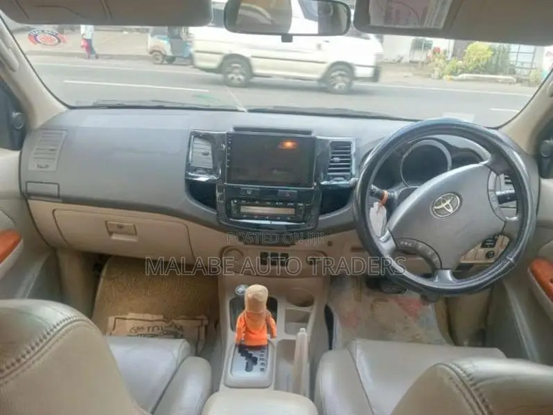 Toyota Fortuner 2010 SUV (Used)
