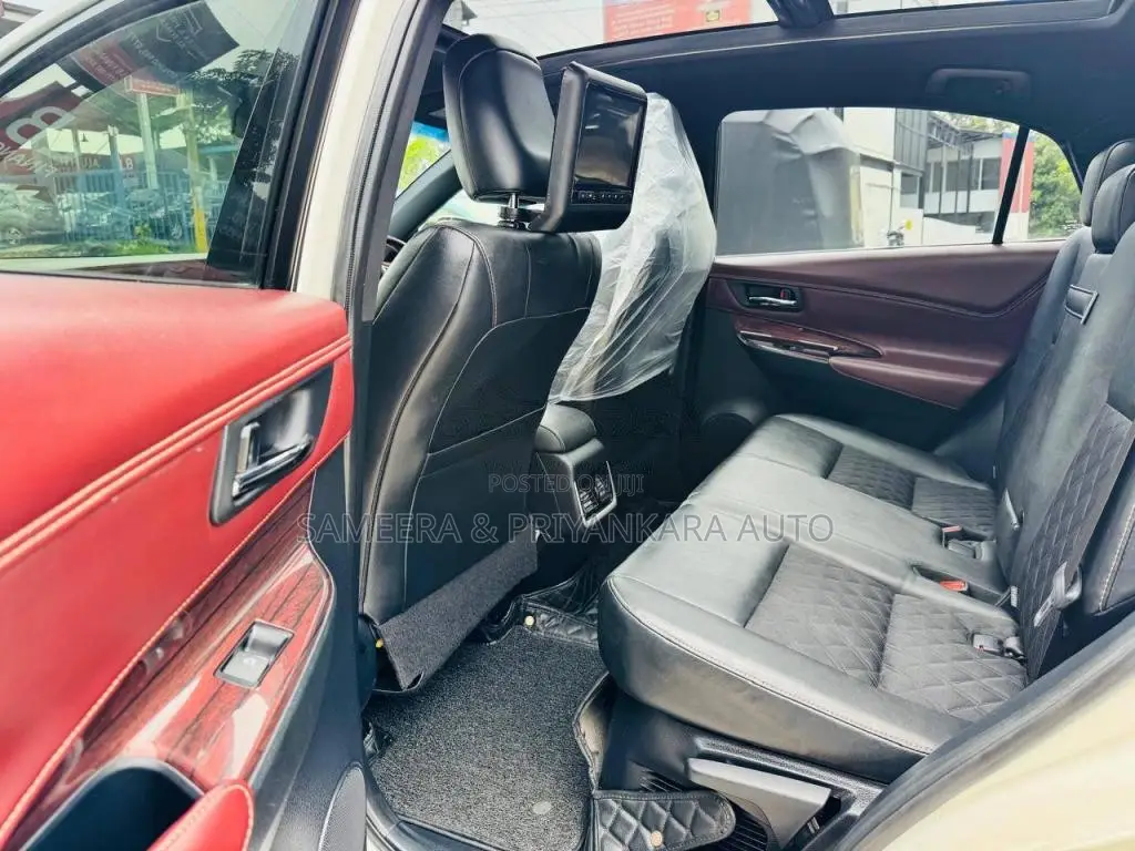 Toyota Harrier 2014 SUV (Used)