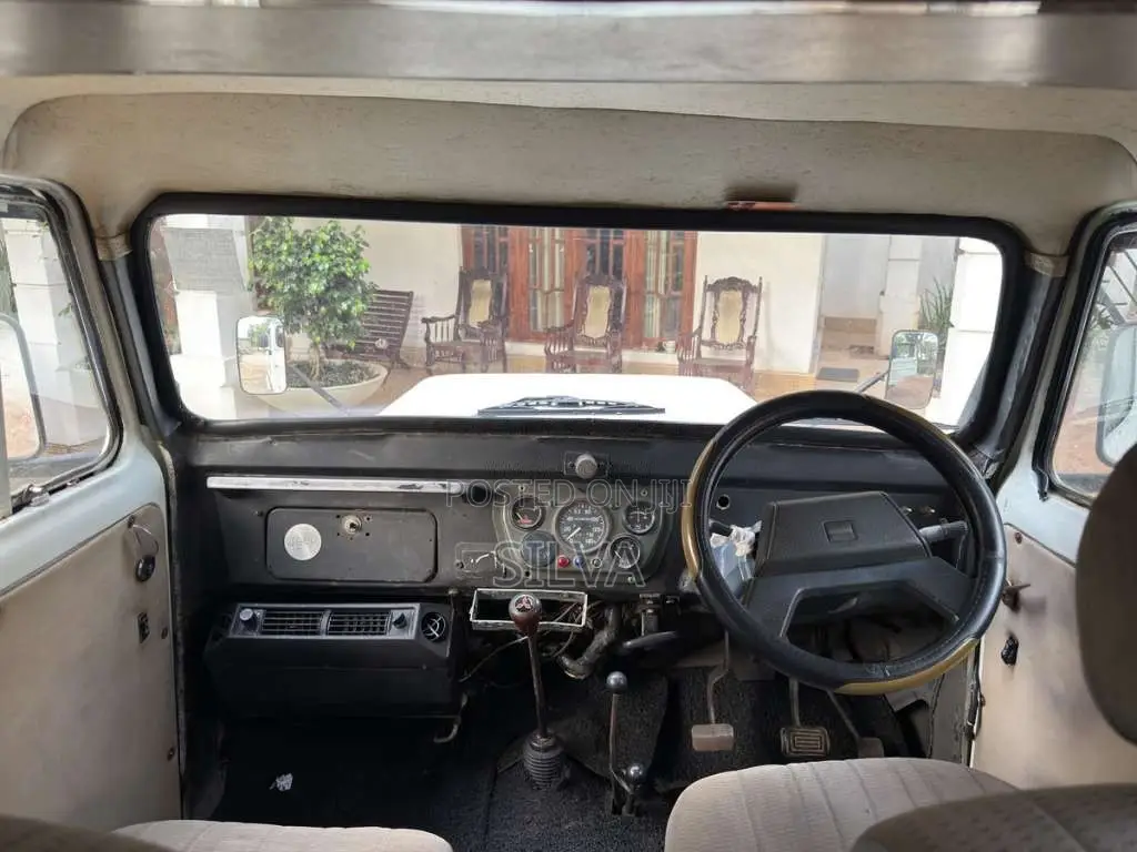 Mitsubishi 4DR5 1964 SUV (Used)