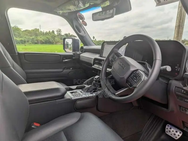 Toyota Land Cruiser Prado 250 VX 2025 SUV (Used)