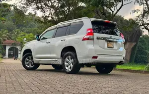 Toyota Land Cruiser 150 2015 SUV (Used)
