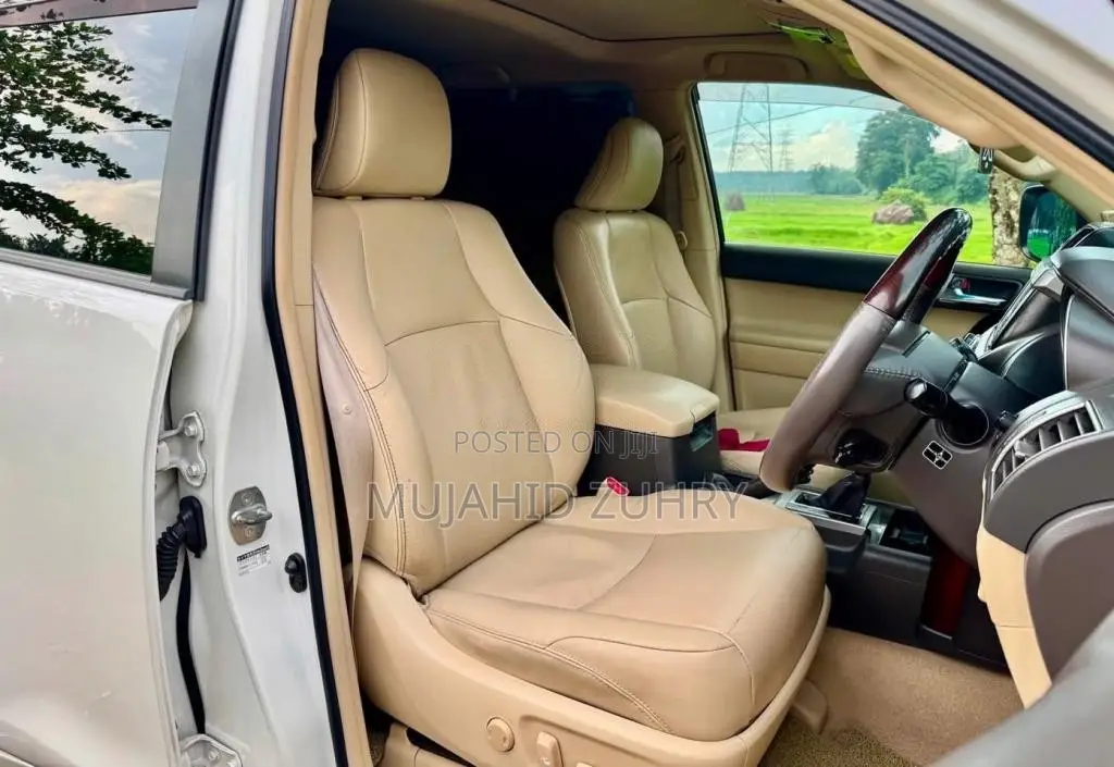 Toyota Land Cruiser 150 2015 SUV (Used)
