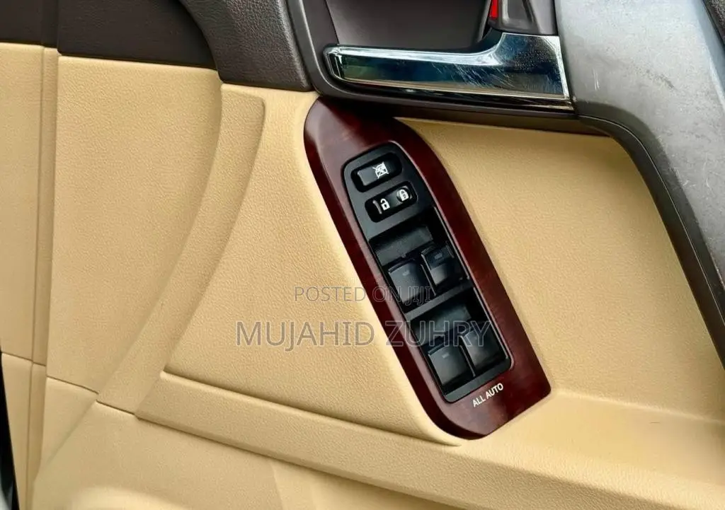 Toyota Land Cruiser 150 2015 SUV (Used)