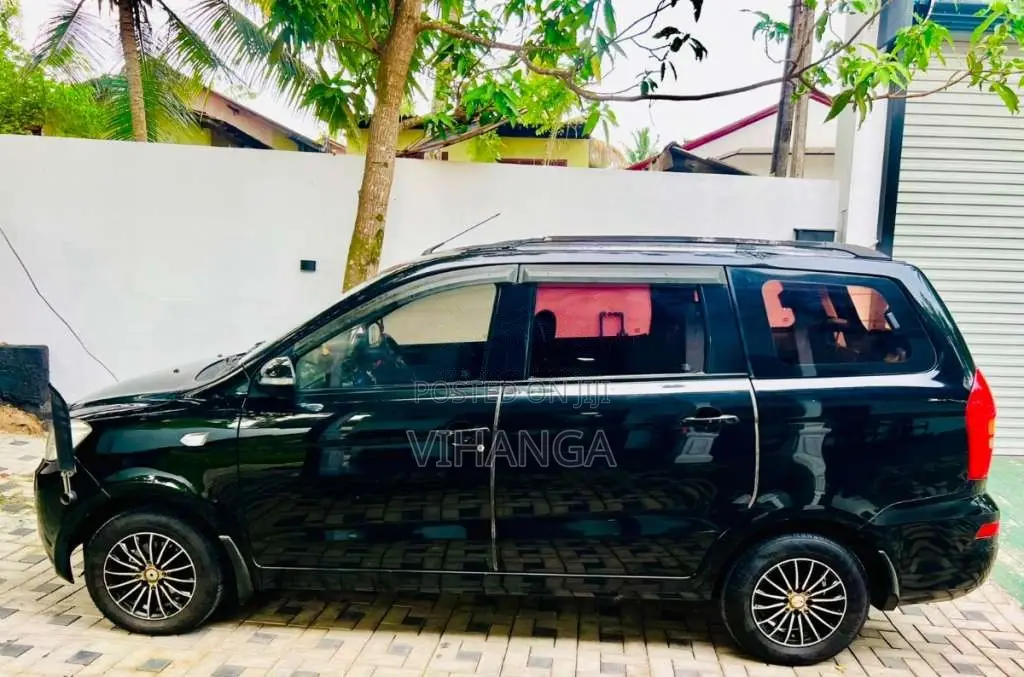 DFSK Glory 330 VVT 2017 SUV (Used)