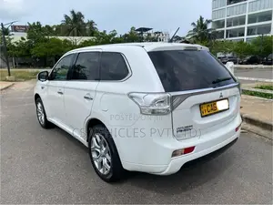 Mitsubishi Outlander 2014 SUV (Used)
