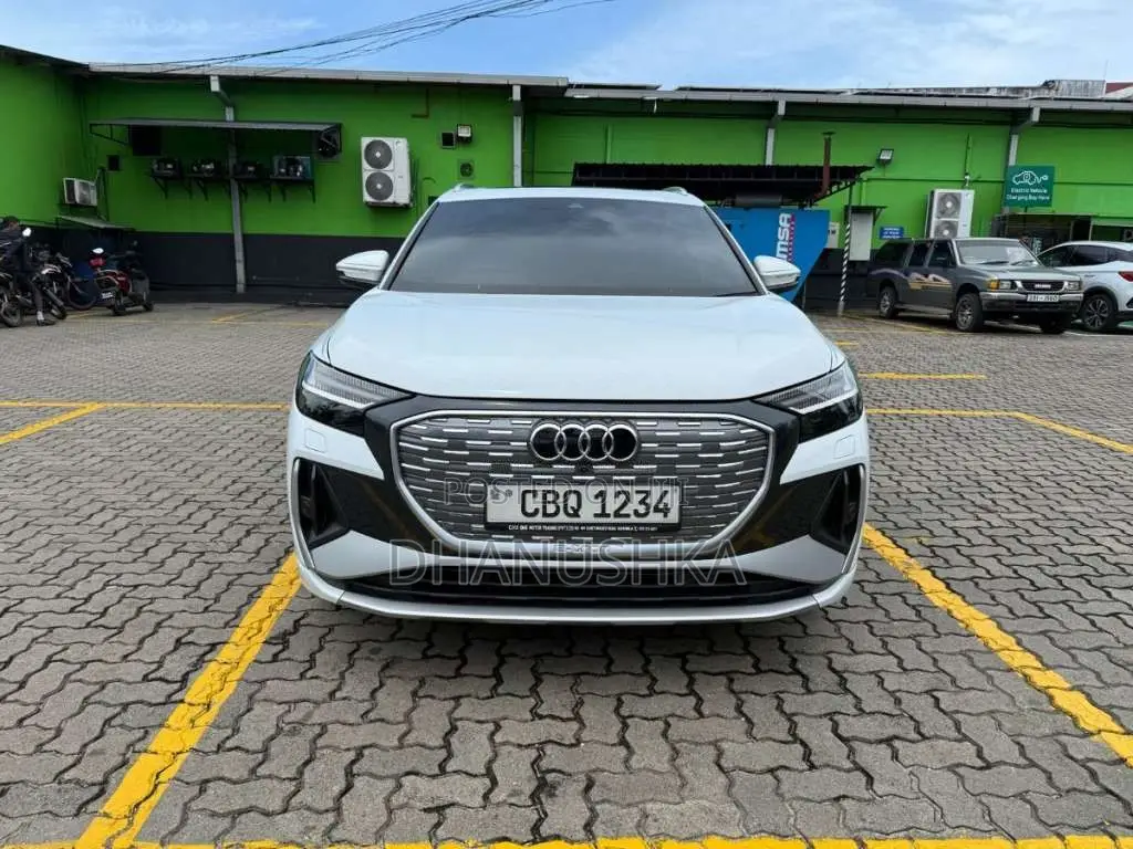 Audi Q4 2023 SUV (Used)