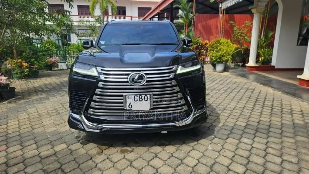 Lexus LX600 2023 SUV (Used)