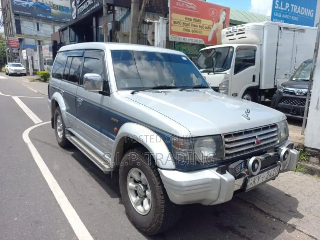 Mitsubishi Pajero 2012 SUV (Used)