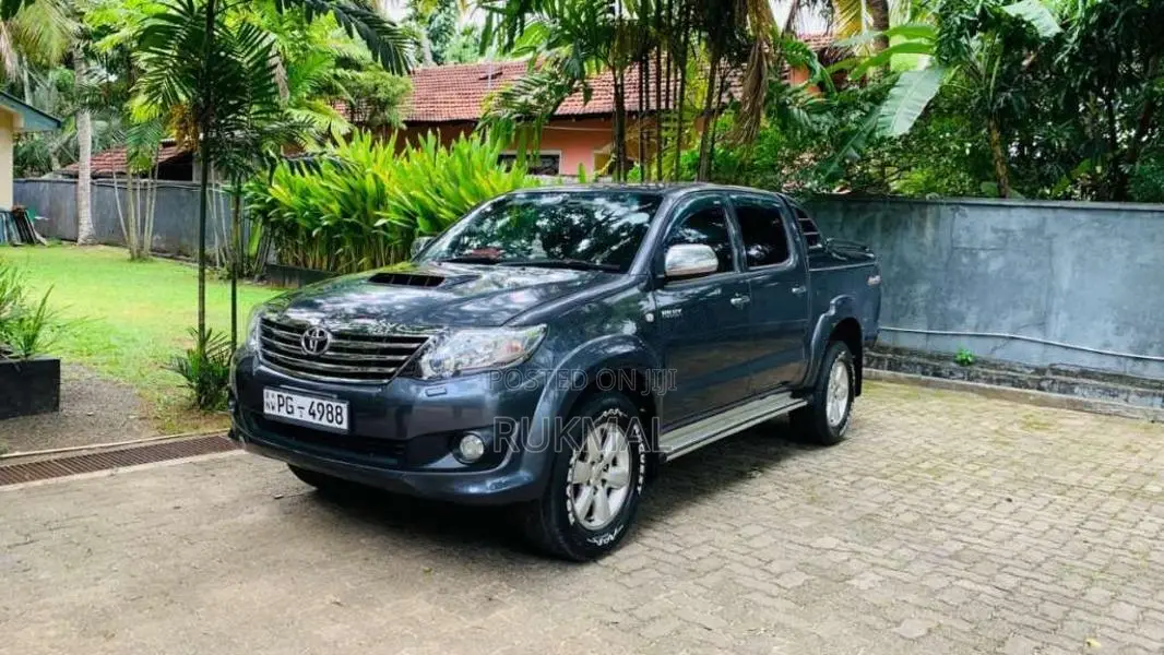 Toyota Hilux 2011 Pickup (Used)