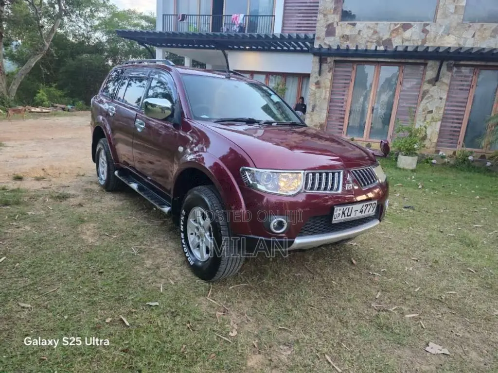 Mitsubishi Montero 2012 SUV (Used)