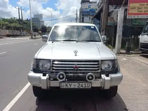 Mitsubishi Pajero 2012 SUV (Used)