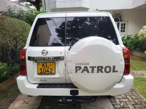 Nissan Patrol GRX 2008 SUV (Used)