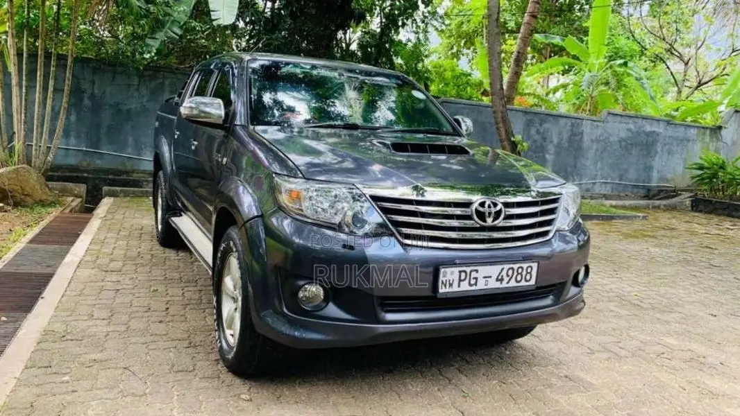 Toyota Hilux 2011 Pickup (Used)