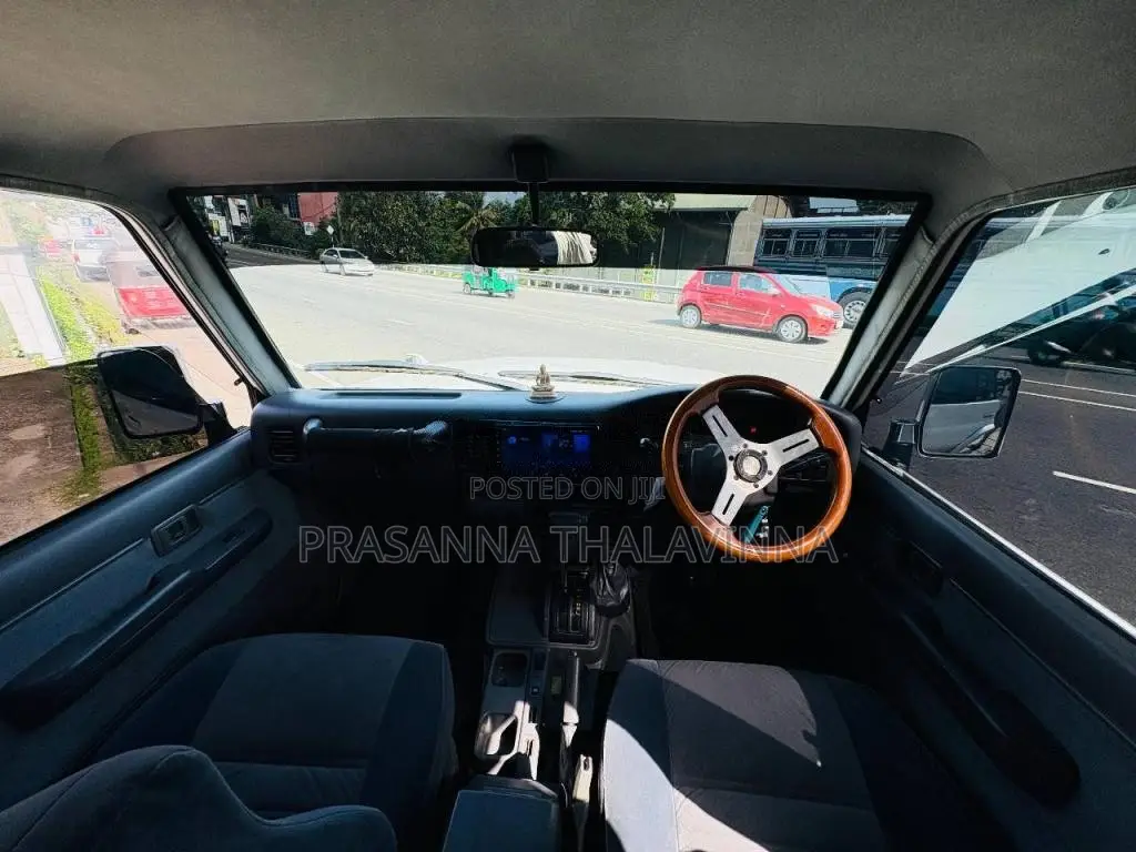 Toyota Box Prado 1989 SUV (Used)