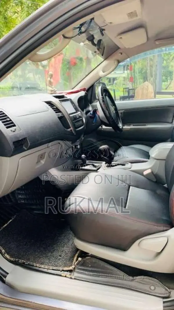 Toyota Hilux 2011 Pickup (Used)