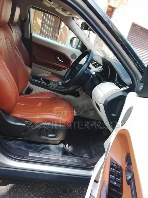 Land-Rover Evoque 2012 SUV (Used)