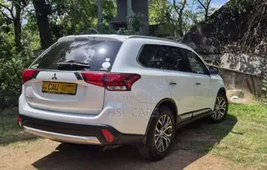 Mitsubishi Outlander 2016 SUV (Used)