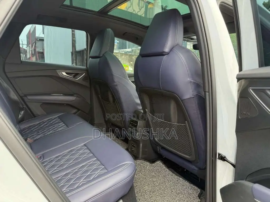 Audi Q4 2023 SUV (Used)