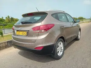 Hyundai Tucson 2011 SUV (Used)