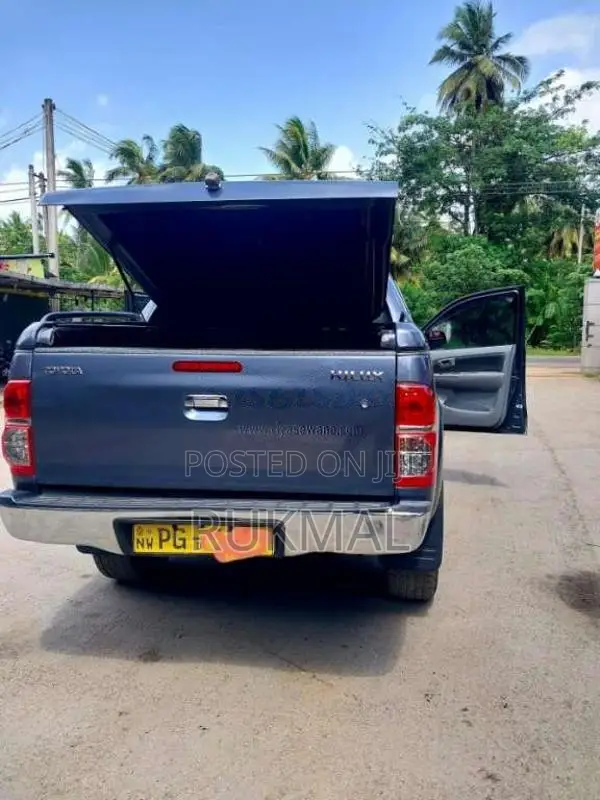 Toyota Hilux 2011 Pickup (Used)