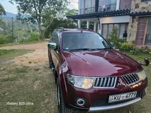 Mitsubishi Montero 2012 SUV (Used)