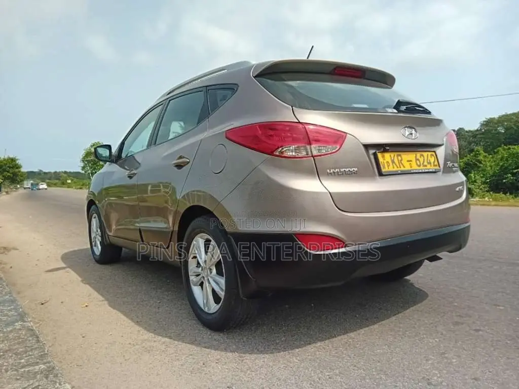 Hyundai Tucson 2011 SUV (Used)
