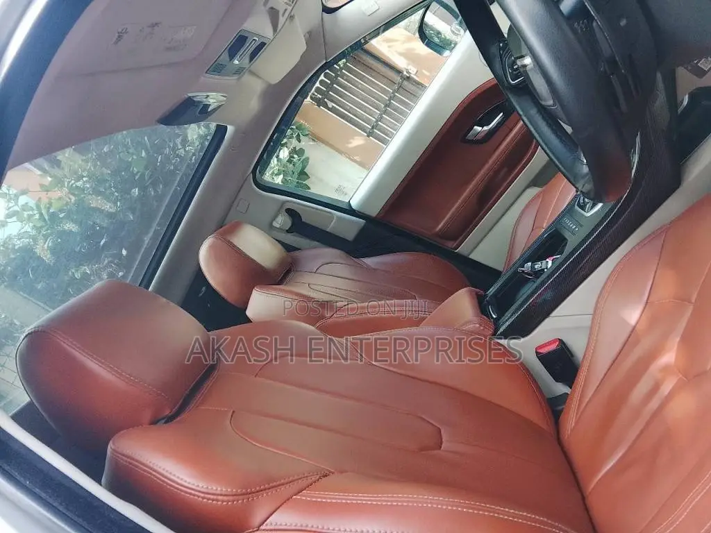 Land-Rover Evoque 2012 SUV (Used)