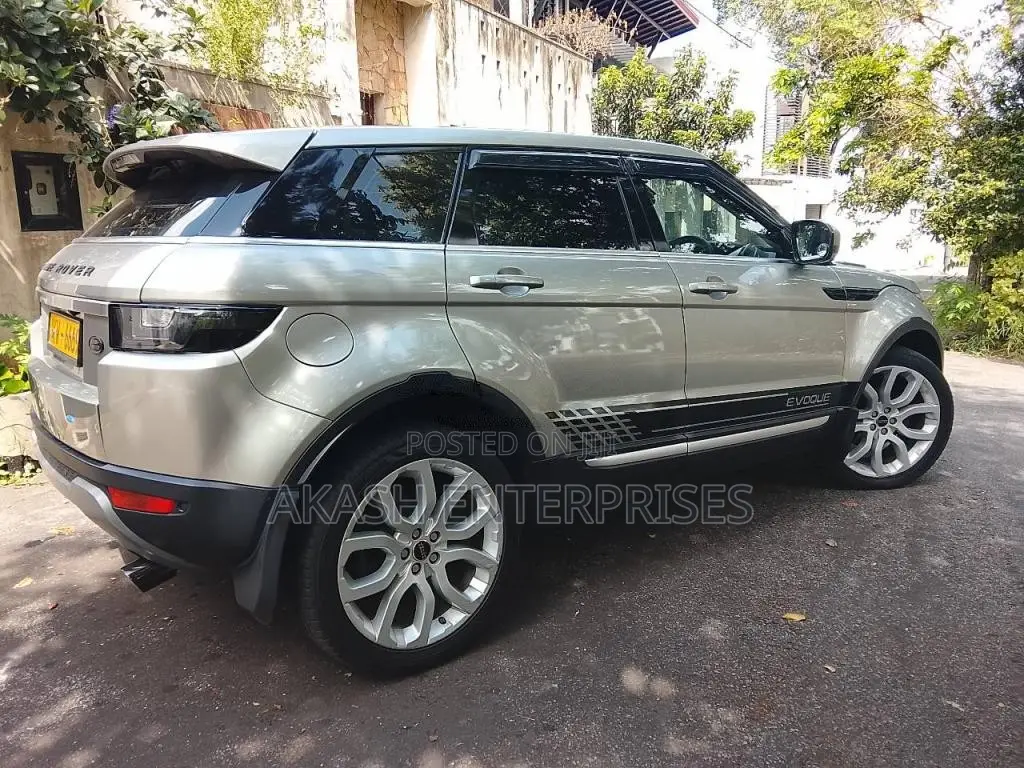 Land-Rover Evoque 2012 SUV (Used)