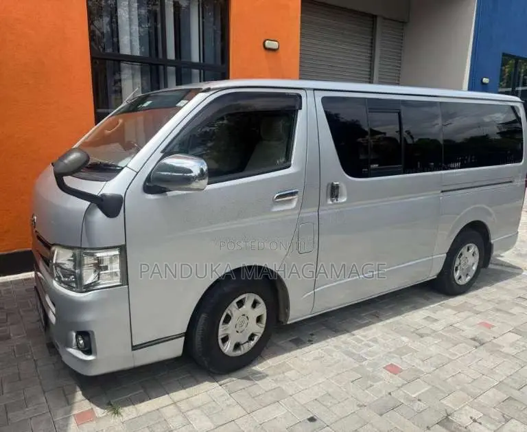 Toyota KDH 2013 Van (Used)
