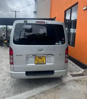 Toyota KDH 2013 Van (Used)