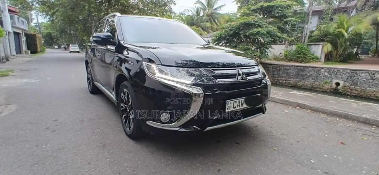 Mitsubishi Outlander NAVI PREMIUM PHEV 2016 SUV (Used)