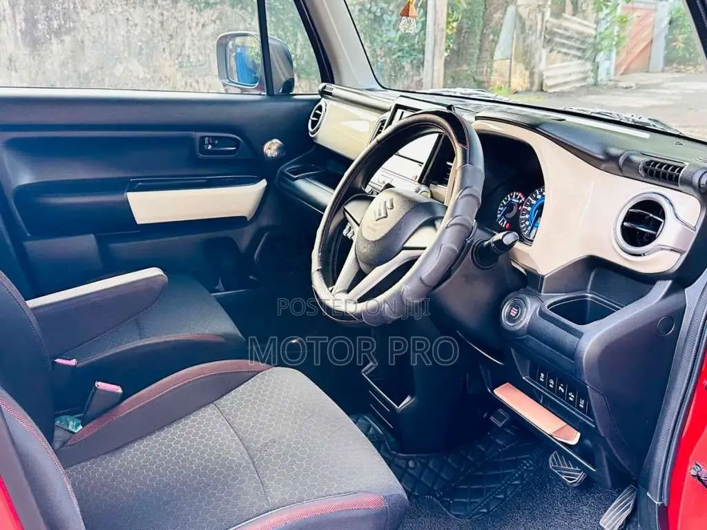 Suzuki Xbee 2018 SUV (Used)