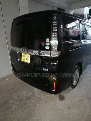 Toyota Voxy 2014 SUV (Used)