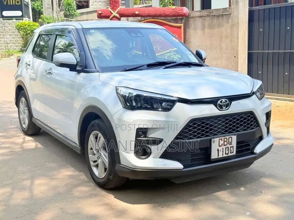 Toyota Raize 2024 SUV (Used)
