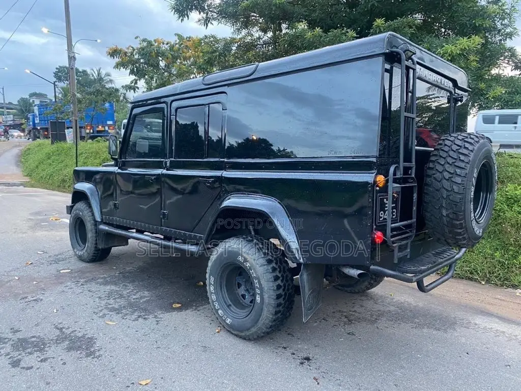 Land-Rover Defender 110 1982 SUV (Used)