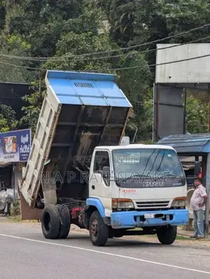 Isuzu Juston Forward 1999 Lorry (Used)