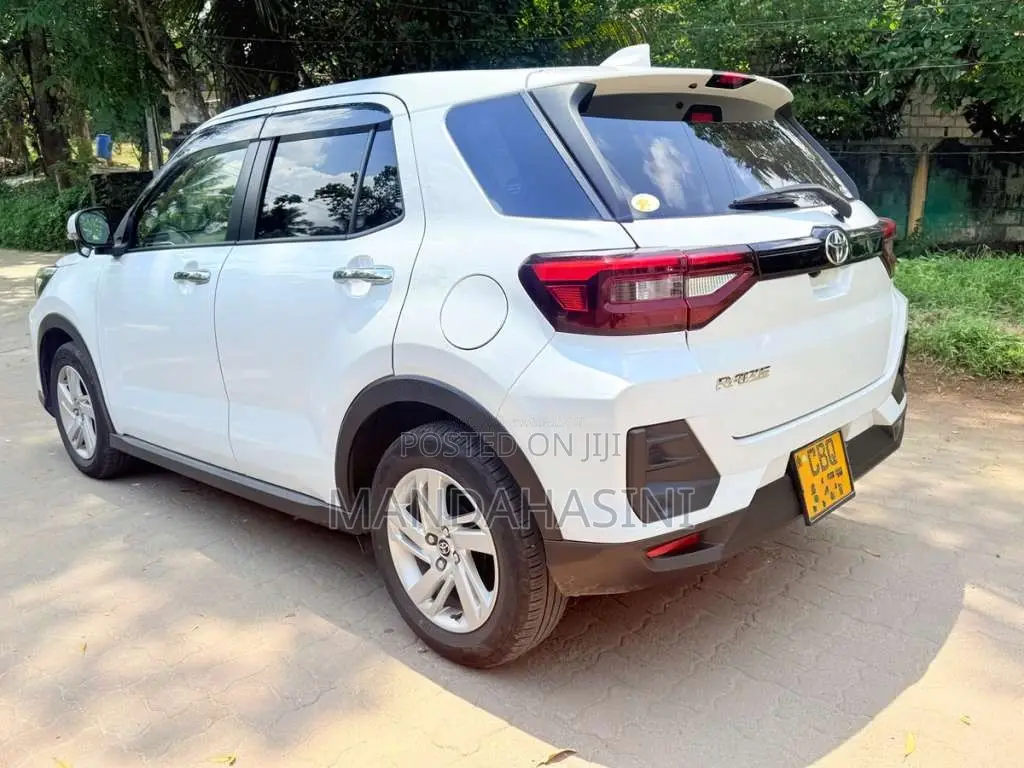 Toyota Raize 2024 SUV (Used)